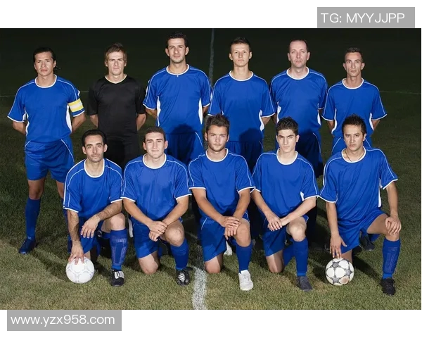 足球明星挥手告别绿茵场精彩瞬间 新老交替开启职业生涯新篇章