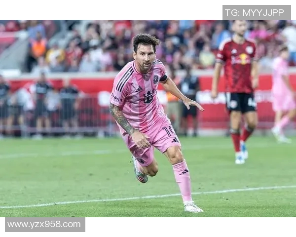 足球球星最新动态：梅西加盟美国大联盟 曼联与C罗复合传闻引关注